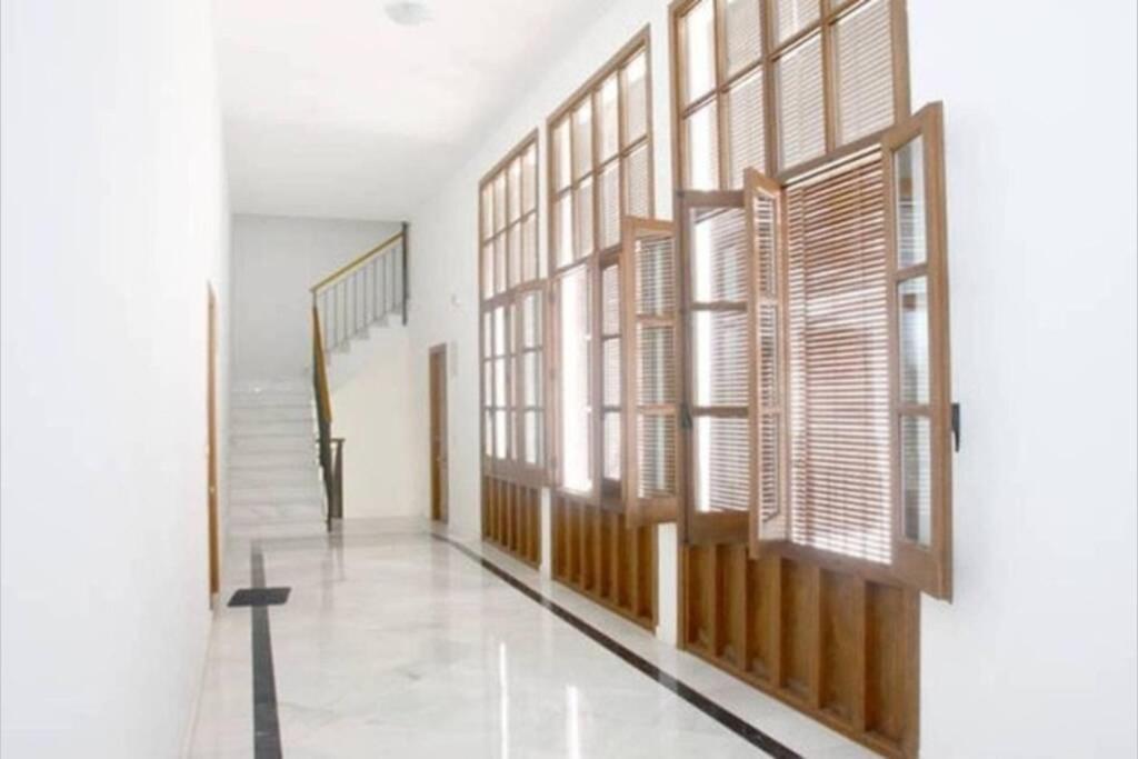 Appartamento Penthouse In The Historic District Cordova Esterno foto